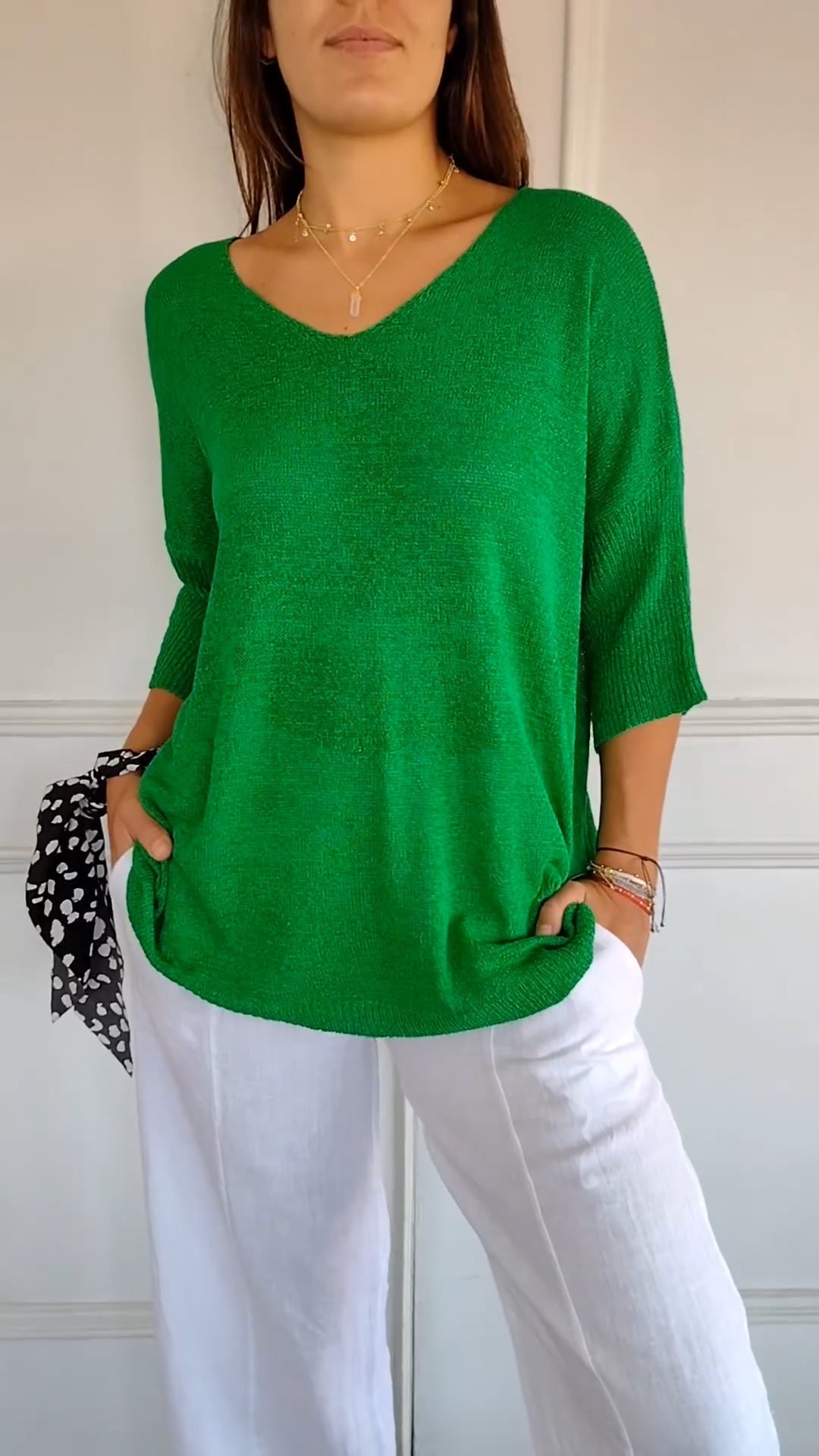 LORRAINE | ELEGANT V-NECK TOP